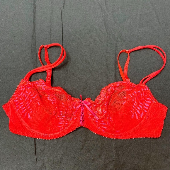 Victoria’s Secret Red Lace Bra w/ hot pink detail - Picture 1 of 4